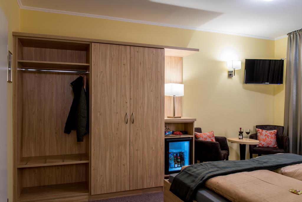 Landhotel Zur Post Bad Konig Phòng bức ảnh